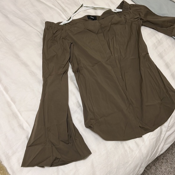 Button down - Picture 2 of 2